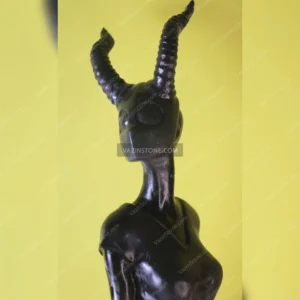 تمثال مديسا الحجري