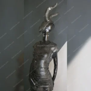 تمثال مديسا الحجري