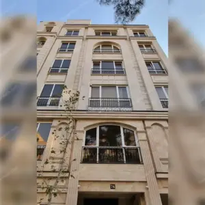 حجر الواجهة