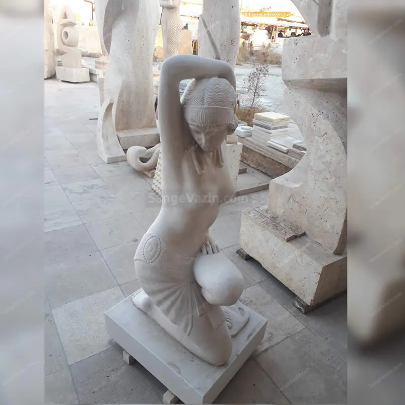 تمثال وجسم فتاة من الحجر