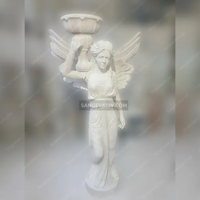 تمثال الملاك يحمل كأس الشعلة
