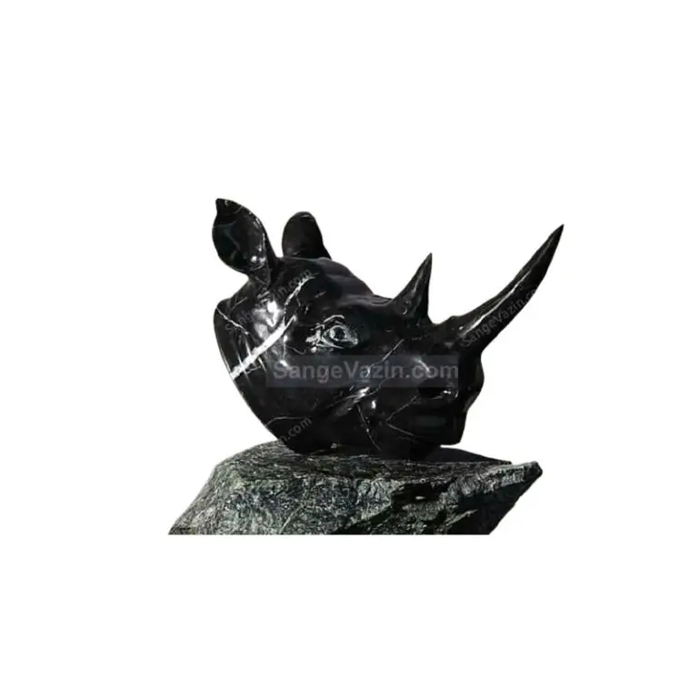 تمثال رأس وحيد القرن