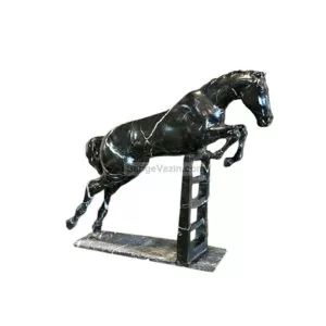 تمثال الحصان القافز