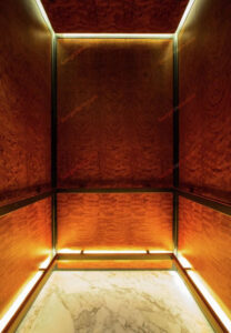 تصویر سنگ کف آسانسور همراه با نور پردازی