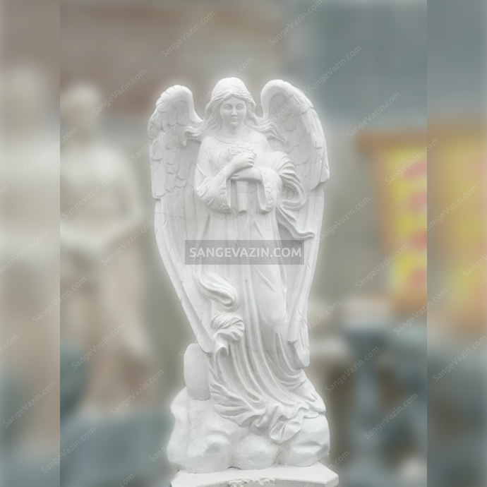 مجسمه فرشته سنگی و زن رومی