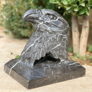 مجسمه زیبای سر عقاب