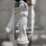 مجسمه سنگی زن کوزه به دست