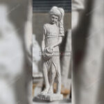 مجسمه دختر کوزه به دست