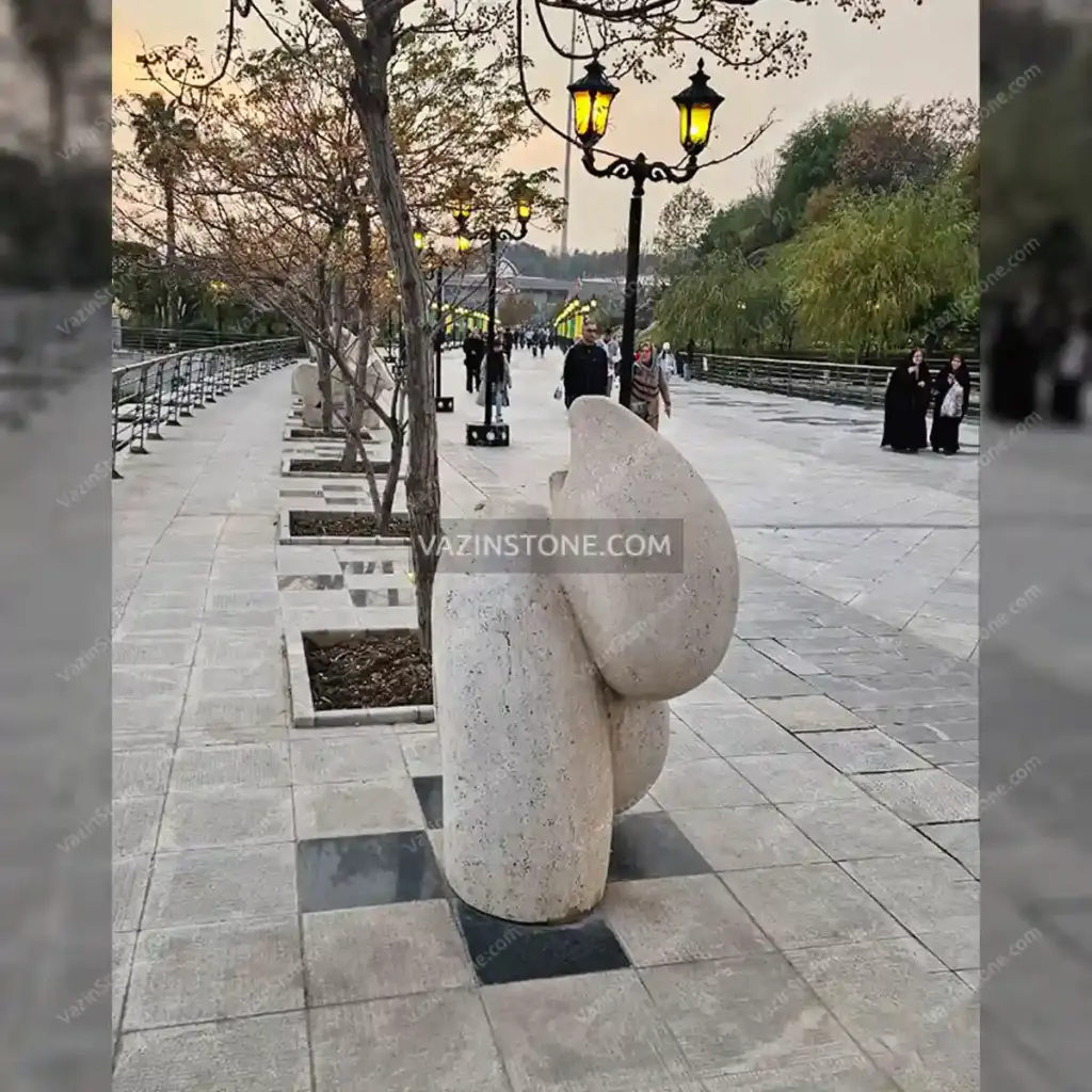 عکس مجسمه سنگی باغ کتاب