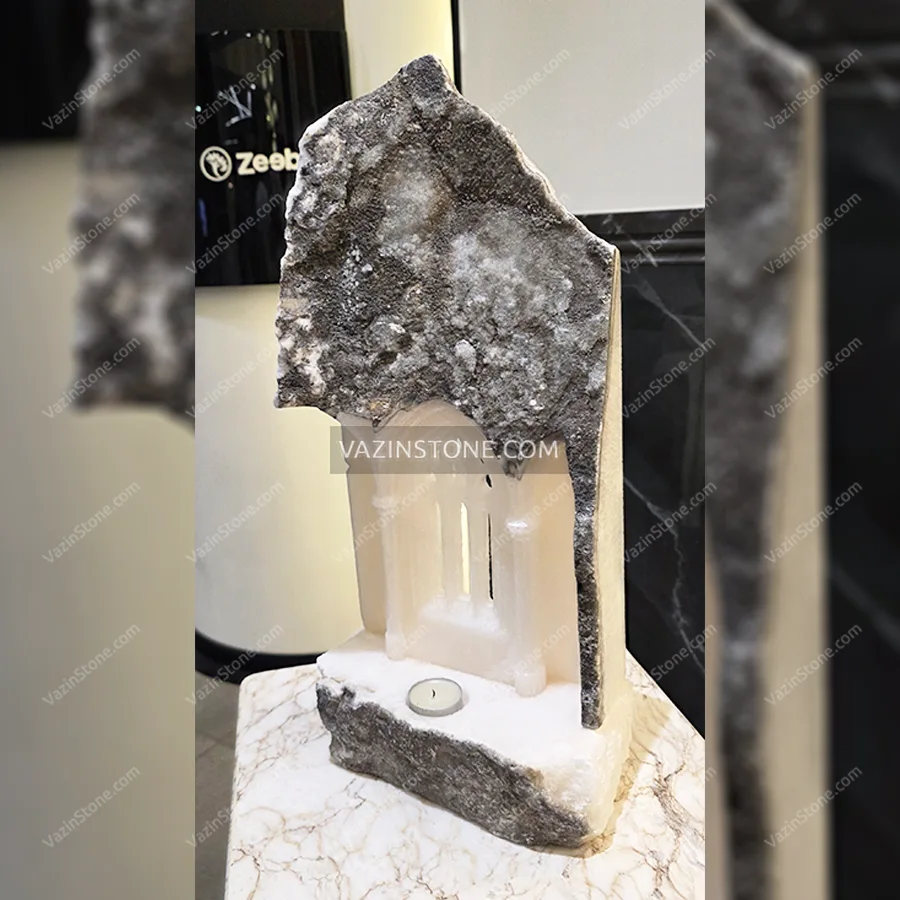 مجسمه سنگی طاق نور