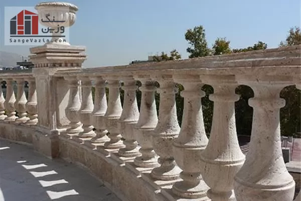 نرده در نمای بیرونی
