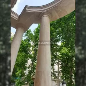 ستون سنگی بلند و بزرگ یک تکه