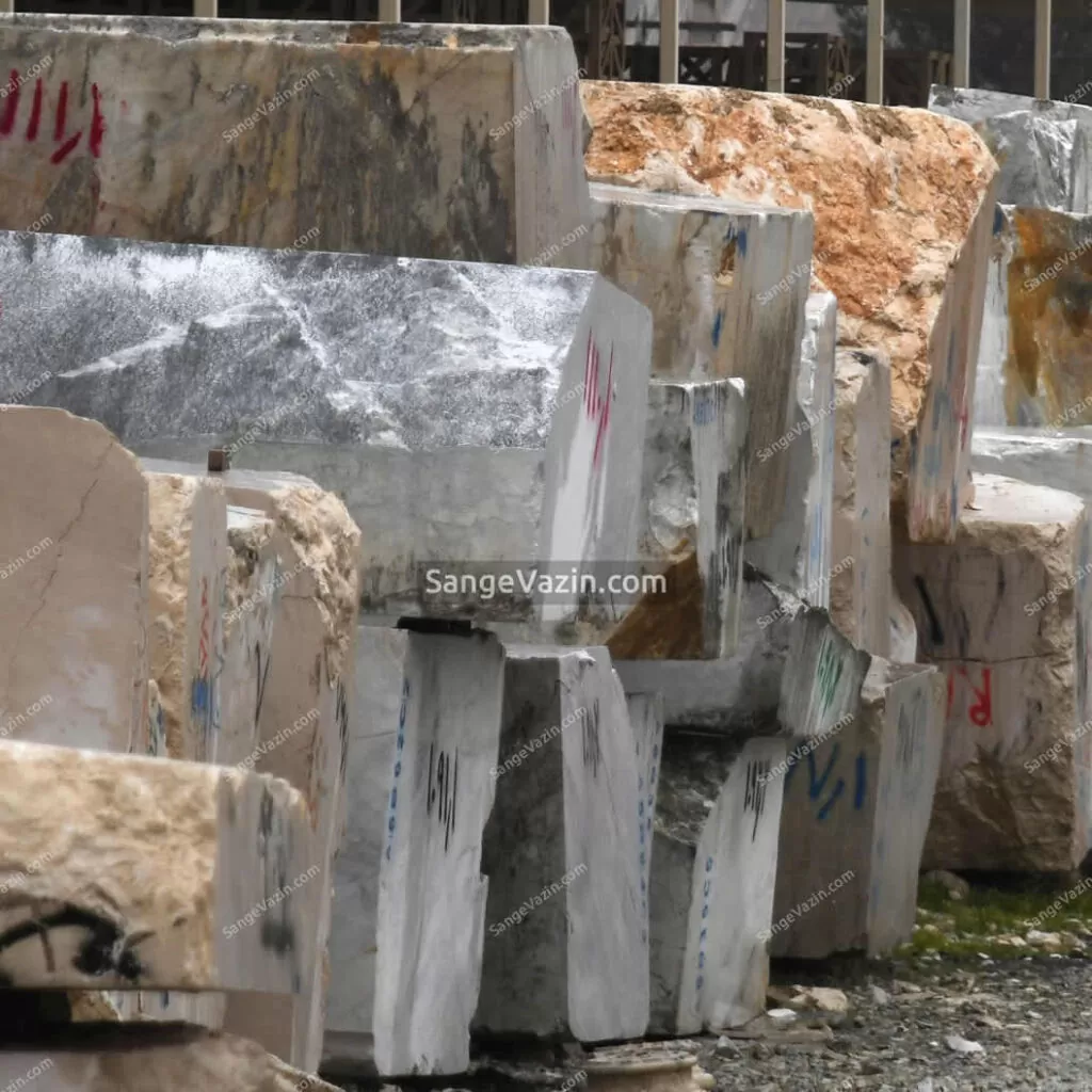 کوپ های سنگ معدن در کارخانه