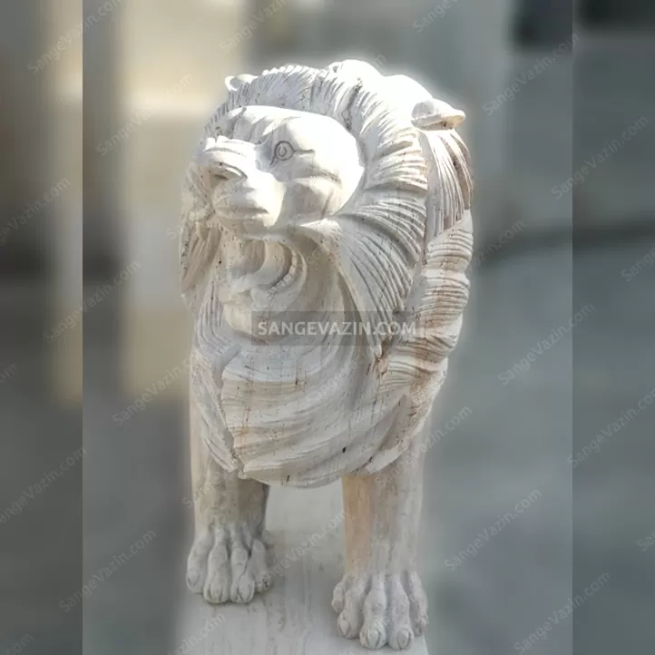 مجسمه شیر بزرگ