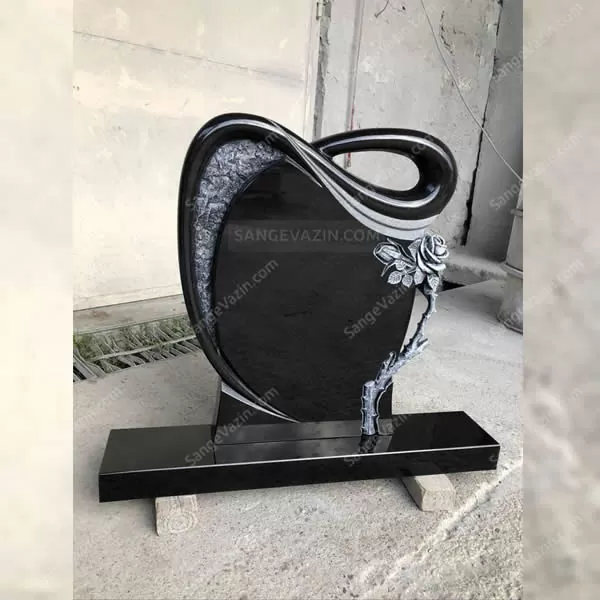 سنگ قبر خاص با طرح قلب خاص و گل