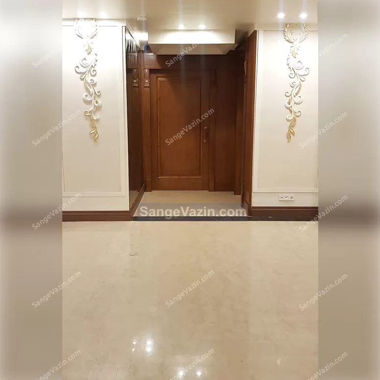سنگ اسلب مرمریت دهبید کرم در کف سالن پذیرایی