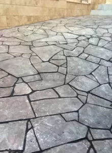 سنگ لاشه طوسی در کف سازی