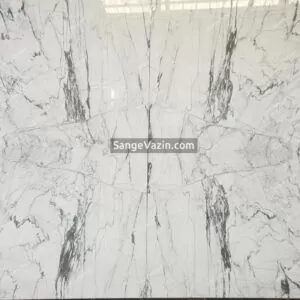 سنگ فور مچ الیگودرز سفید با خطوط خاکستری  بر روی دیوار 