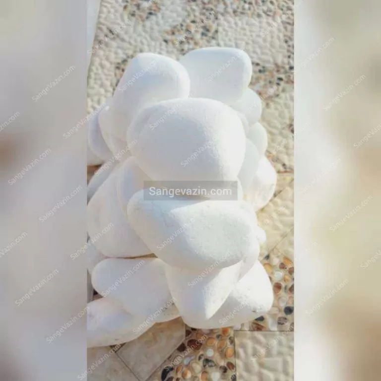 قلوه سنگ سفید نیریز