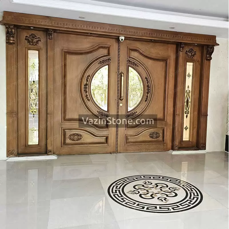 معرق و تیل سنگ هرسین در کف ورودی ساختمان