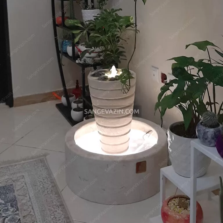 آبنما کوچک مخروطی سنگی